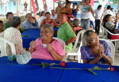 Madres de Héroes y Mártires del distrito VI, celebran el Día de la Alegría