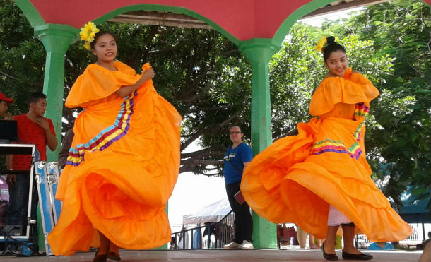 Ventas, presentaciones culturales y juegos tradicionales en feria matagalpina