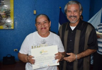 Granada: entregan certificados a protagonistas de la Universidad Abierta en Línea de Nicaragua