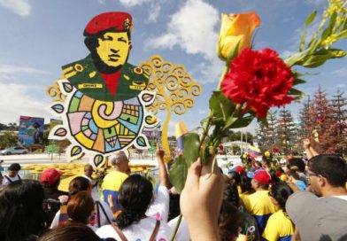 Compañera Rosario saluda el 63 aniversario del natalicio del Comandante Chávez