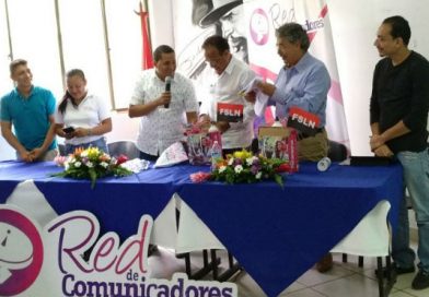 Periodistas de "La Ofensiva Final" sostienen encuentro con Juventud Sandinista