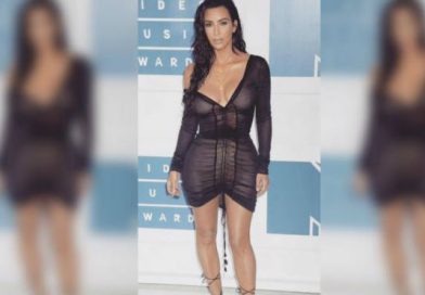 Kim Kardashian presume senos en sostén diminuto