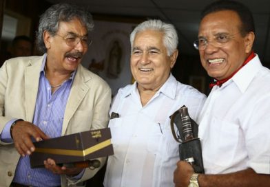 Reporteros de “La Ofensiva Final” y el Comandante Cero reviven memorias de la insurrección