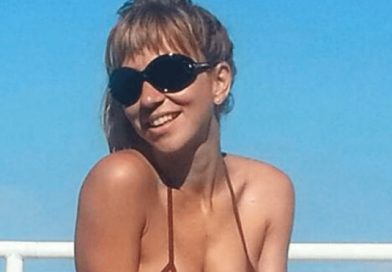 La cantante Noelia regala desnudo en Instagram y sus amigos la regañan