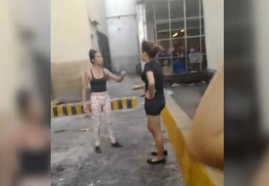 Dos jóvenes se pelean porque una de ellas "anda hablando de la otra"