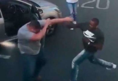 Brutal pelea callejera detuvo el tránsito en plena autopista