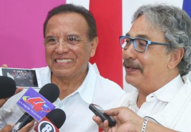 Compañera Rosario saluda a periodistas mexicanos que grabaron la ofensiva final