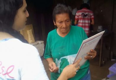 Familias de Nindirí reciben títulos de propiedad en saludo al 38/19