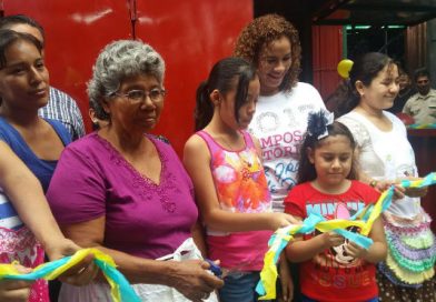 Gobierno entrega nuevos módulos a comerciantes del Mercado Huembes