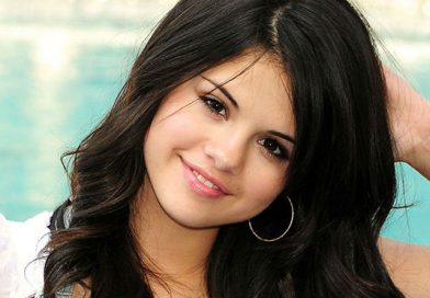Selena Gómez luce sin ropa interior para promocionar su nuevo sencillo