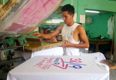 Repliegue mueve comercio en empresas de serigrafía