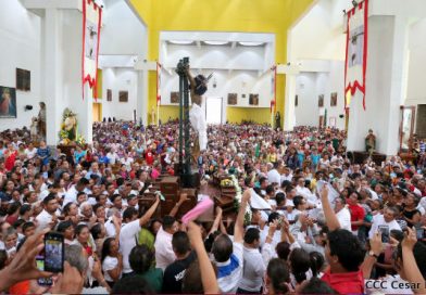 Solemne subida de la Sagrada Imagen de la Sangre de Cristo en la Catedral de Managua