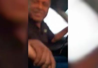(+Vídeo) Taxista mexicano ofrece tener $3x0 a pasajera por 28 dólares