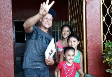 Familias reciben título de propiedad en saludo al 38 aniversario de la Revolución Popular Sandinista