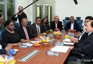 Presidente Daniel Ortega se reúne con delegación de alto nivel de Surinam