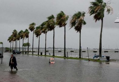 Tormenta tropical deja lluvias y apagones en Florida, EE.UU.