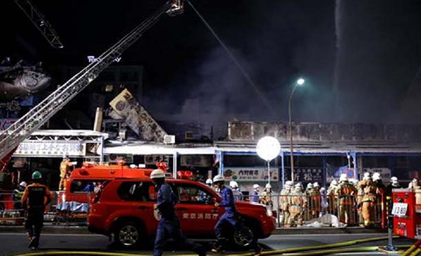 Un incendio destruye parte del famoso mercado de pescado de Tokio