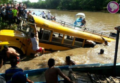 Gobierno atiende emergencia en Boca de Sábalos