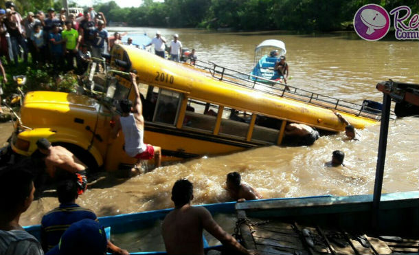 Gobierno atiende emergencia en Boca de Sábalos