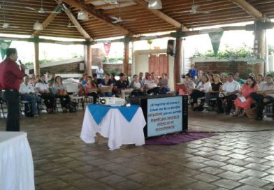 MEFCCA y Mific capacitan a protagonistas e instan a registrar sus marcas