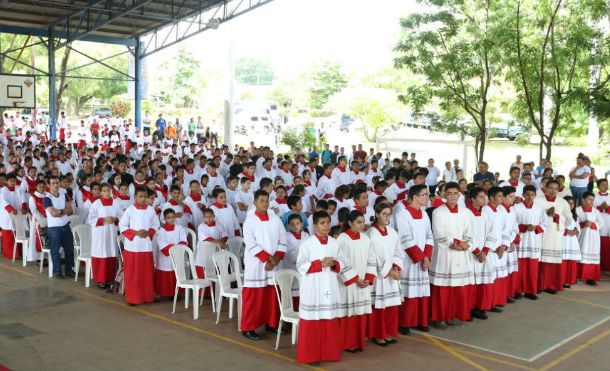 Cardenal Brenes oficia eucaristía durante Encuentro Arquidiocesano de Monaguillos