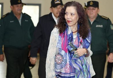 Compañera Rosario destaca coraje y empeño de los miembros de la Fuerza Naval
