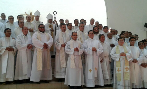 Celebran día de los sacerdotes