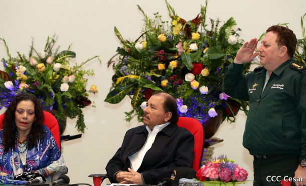 Comandante Daniel y Compañera Rosario presiden el acto del 38 aniversario de la Fuerza Naval