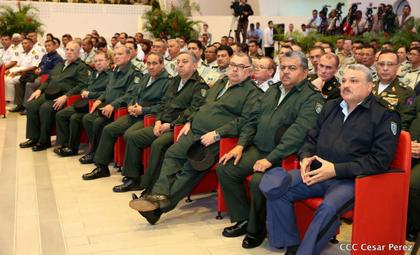 Comandante Daniel y Compañera Rosario presiden el acto del 38 aniversario de la Fuerza Naval
