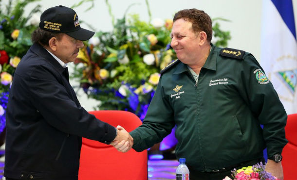 Comandante Daniel y Compañera Rosario presiden el acto del 38 aniversario de la Fuerza Naval