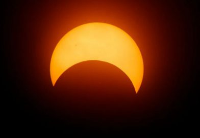 Aquí podes ver en vivo el eclipse solar