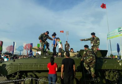 Familias nicaragüenses visitan la Exposición Estática del Ejército de Nicaragua