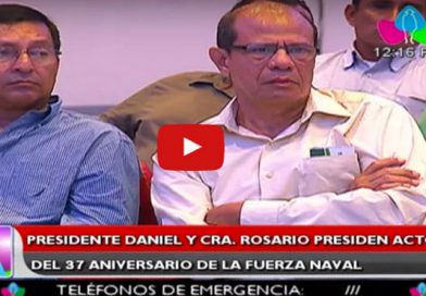Presidente Daniel y Cra. Rosario presiden acto del 37 aniversario de la Fuerza Naval
