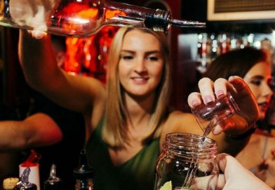 Una empresa ofrece $27,000 dólares al mes por recorrer el mundo de fiesta en fiesta