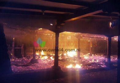 León: Casa de verano se reduce a cenizas en balneario de Las Peñitas