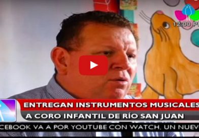 Entregan instrumentos musicales a coro infantil de Río San Juan