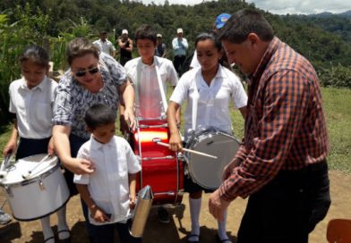 Jinotega: Gobierno municipal entregó instrumentos musicales a niños de escuelas rurales