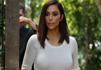 Kim Kardashian deslumbra en fiesta nocturna con atuendo transparente