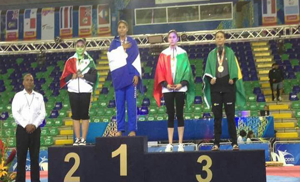 Leonor  Esteban  obtiene medalla de oro en el Panamericano de Taekwondo
