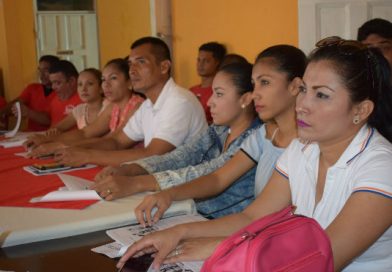 INTUR capacita a meseros de bares y restaurantes granadinos