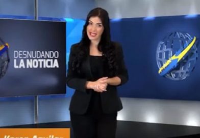 Sexy modelo hablaba sobre nutrición cuando de pronto se desnudó frente a todos