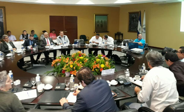 Sector productivo de la pesca se reúne con el sistema de Consumo y Comercio