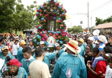 Decenas de feligreses despidieron a Santo Domingo de Guzmán