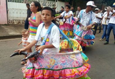 Vaquitas culonas recorren barrio San José Oriental