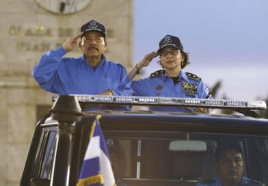 Comandante Daniel y Compañera Rosario saludan a la Policía Nacional por su 38 aniversario de constitución