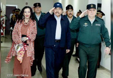 Comandante Daniel y la Compañera Rosario participan en el 38 aniversario del Ejército de Nicaragua