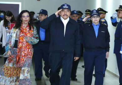 Comandante Daniel y Compañera Rosario presiden acto del 38 Aniversario de la fundación de la Policía Nacional