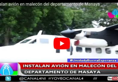Instalan avión en malecón del departamento de Masaya