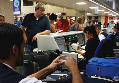 Caos en los aeropuertos del mundo tras la caída de sus sistemas informáticos