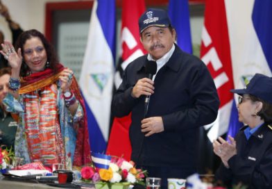 Comandante Daniel y Compañera Rosario reciben Antorcha de la Paz esta tarde